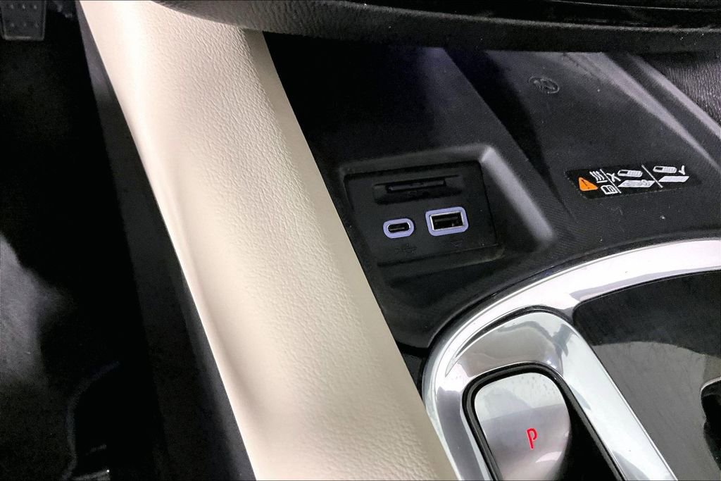 Used 2023 Buick Enclave Premium AWD/4WD image 16