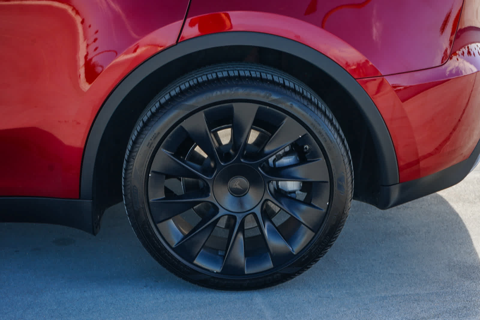 Used 2024 Tesla Model Y Long Range AWD/4WD image 12