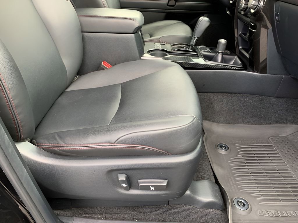 Used 2021 Toyota 4Runner Venture w/ Moonroof Package image 16