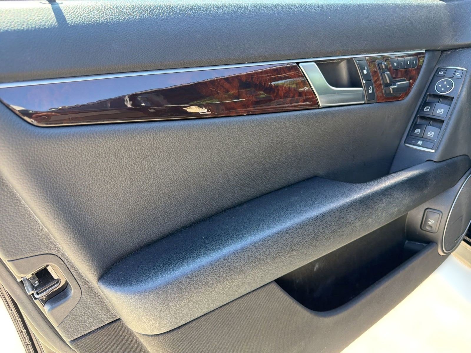 Used 2013 Mercedes-Benz C 300 4MATIC Sedan image 12