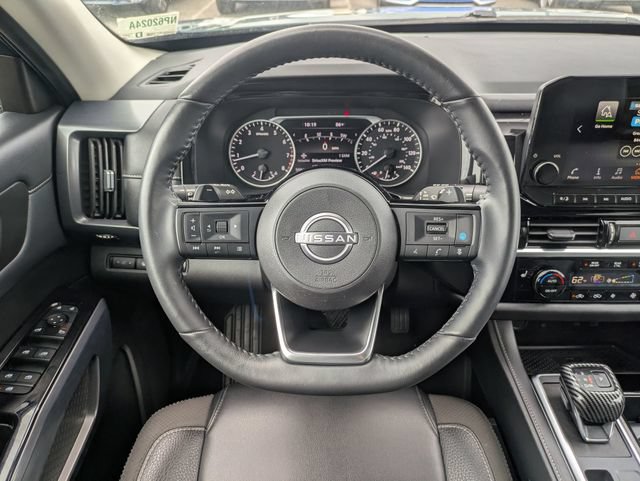 Used 2023 Nissan Pathfinder SL w/ Black Appearance Package AWD/4WD image 13