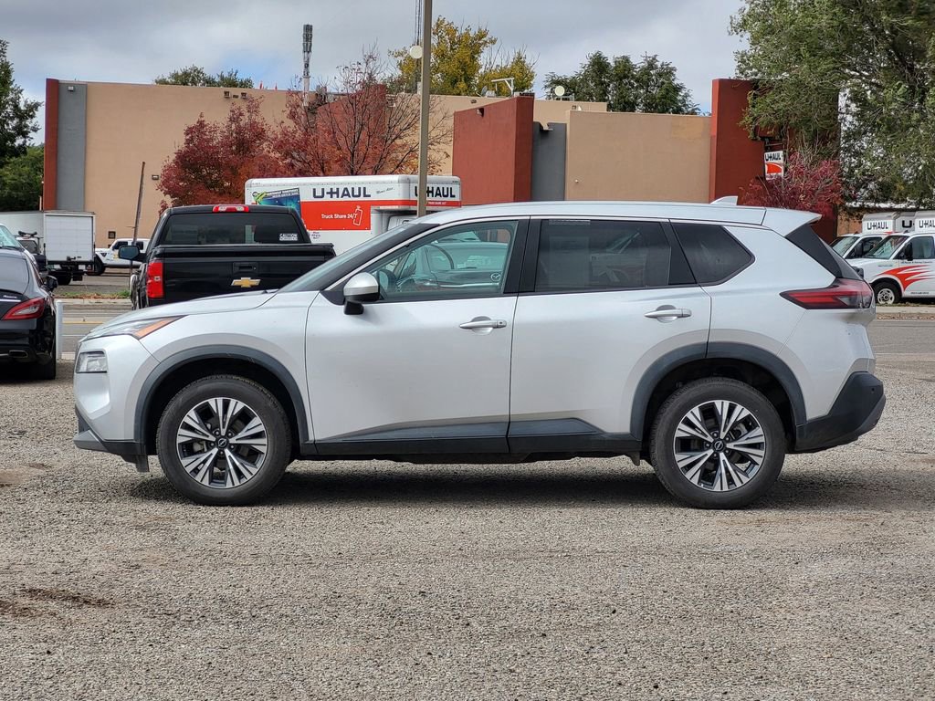 Used 2023 Nissan Rogue SV image 4