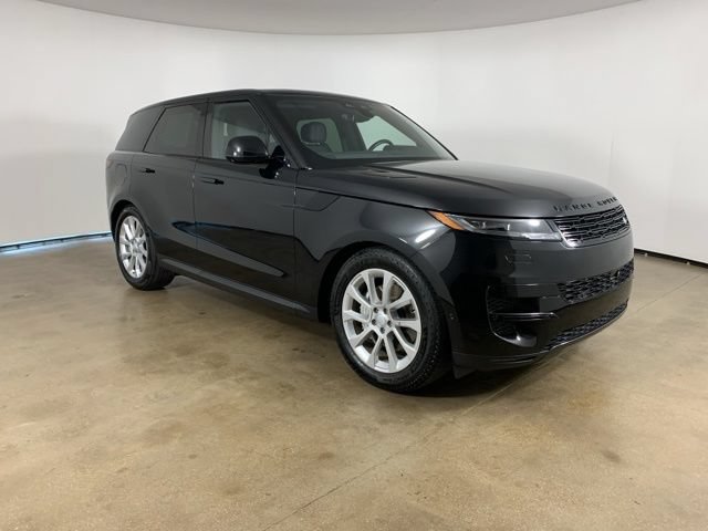 Used 2025 Land Rover Range Rover Sport SE AWD/4WD image 5
