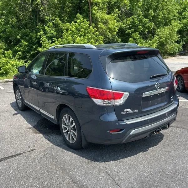 Used 2015 Nissan Pathfinder SL w/ SL Tech Package AWD/4WD image 5