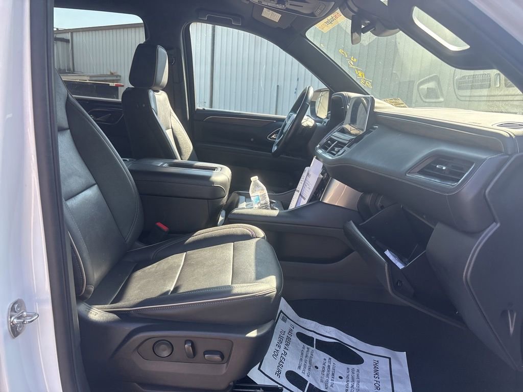 Used 2023 Chevrolet Suburban Premier image 20