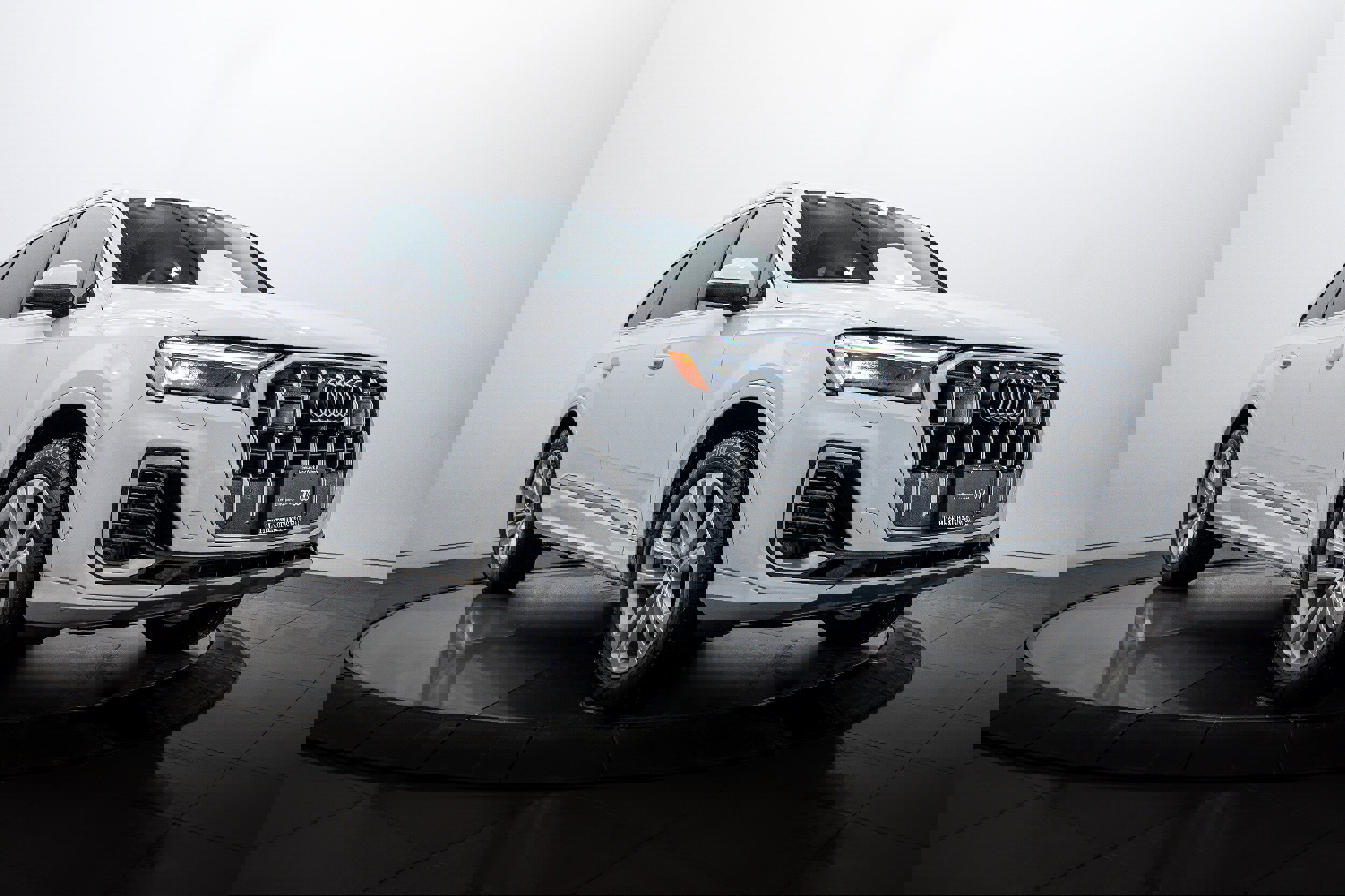 Certified 2025 Audi Q7 3.0T Premium w/ Convenience Package image 1