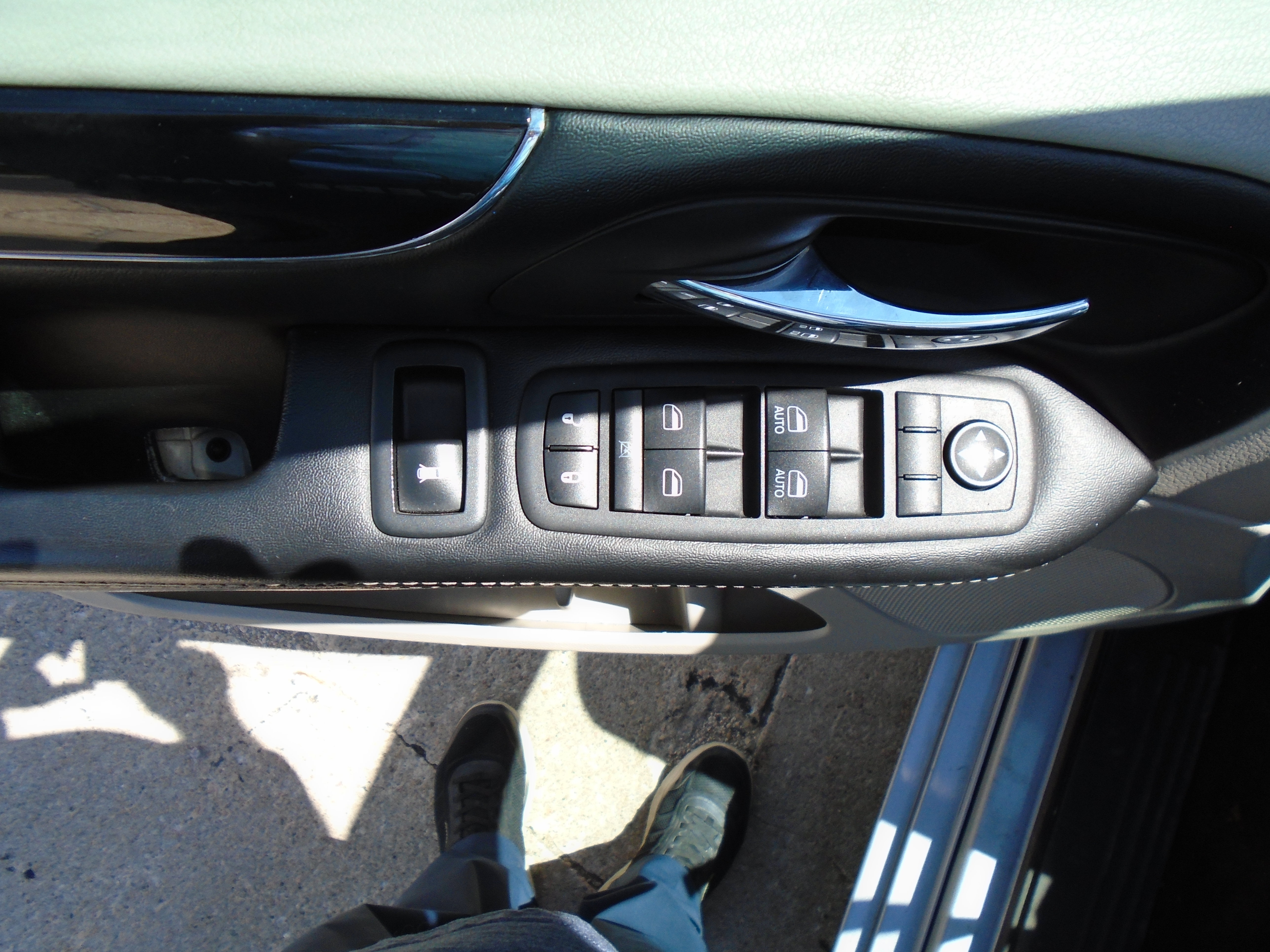 Used 2019 Dodge Grand Caravan SXT FWD image 13