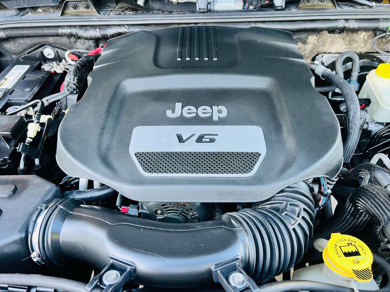 Used 2014 Jeep Wrangler Unlimited Sport w/ Quick Order Package 24S AWD/4WD image 11