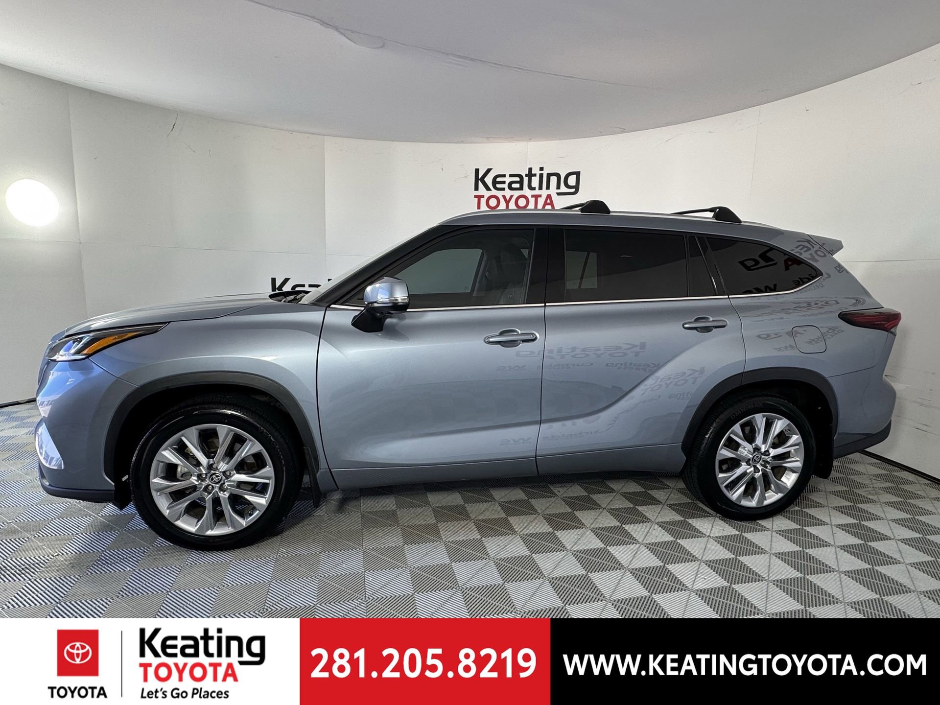 Used 2024 Toyota Highlander Limited image 8