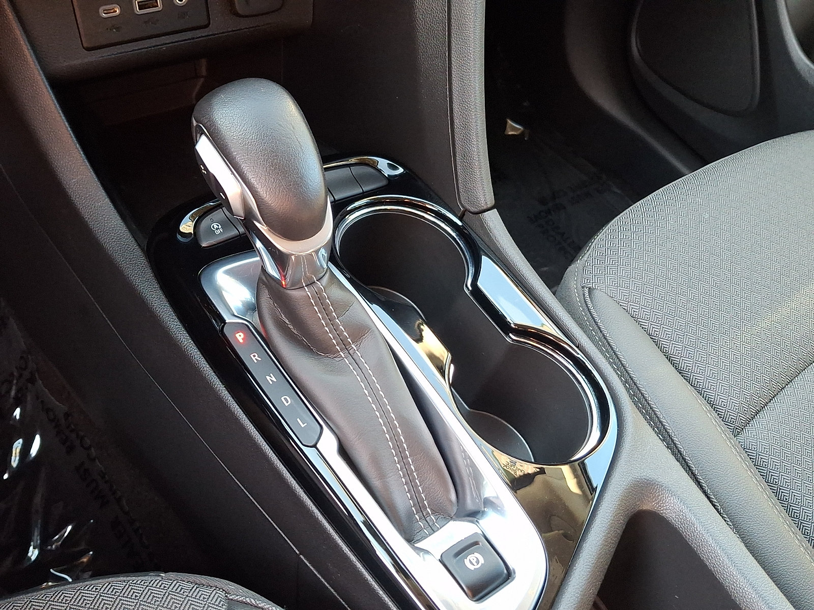 Used 2023 Buick Encore GX Select w/ Sport Touring Package FWD image 14
