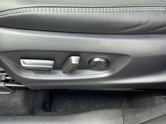 Used 2025 Toyota Corolla Cross XLE FWD image 15