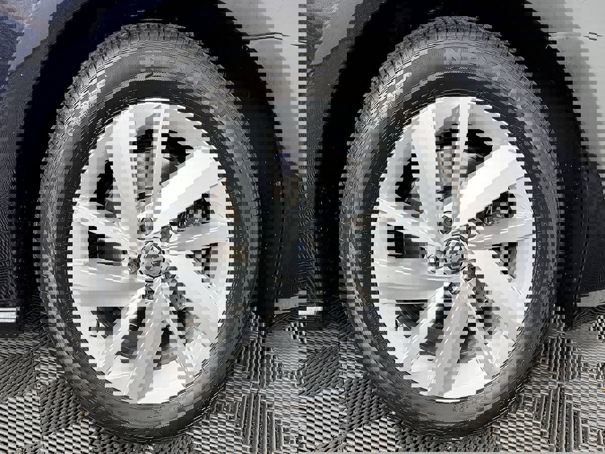 Used 2018 Volkswagen Passat 2.0T SE image 48