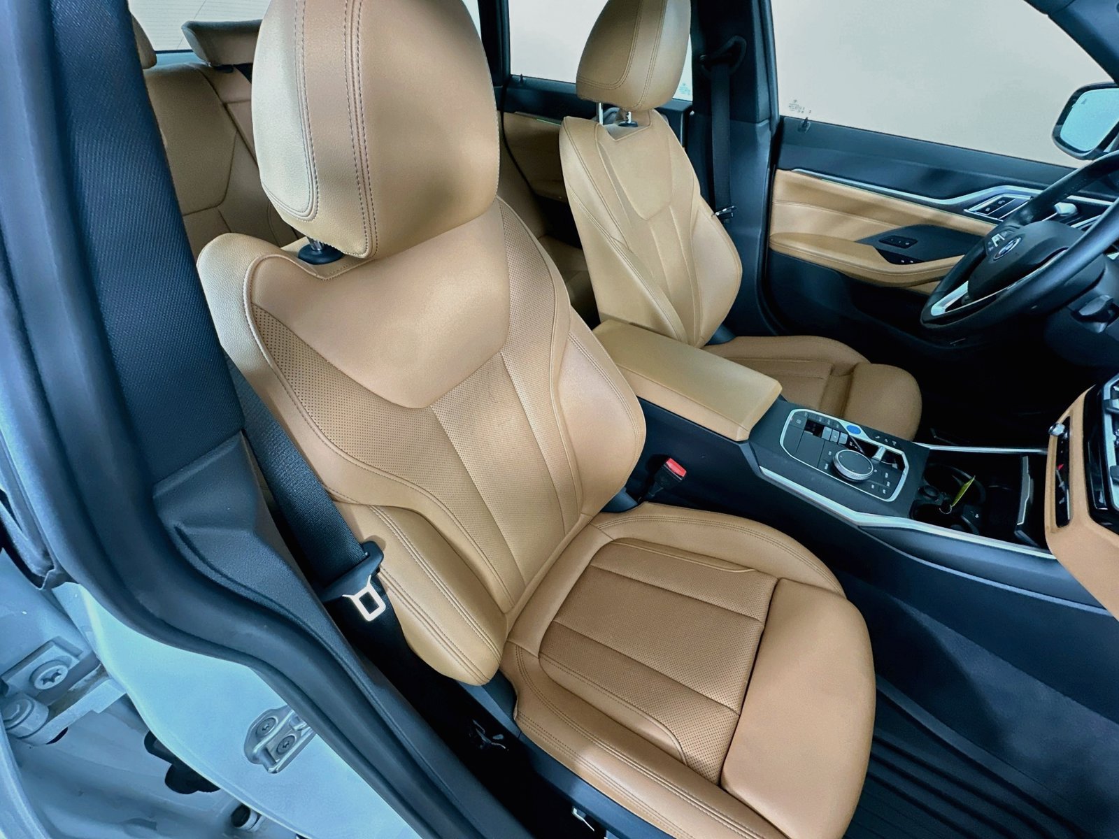 Used 2024 BMW i4 eDrive35 w/ Premium Package RWD image 46