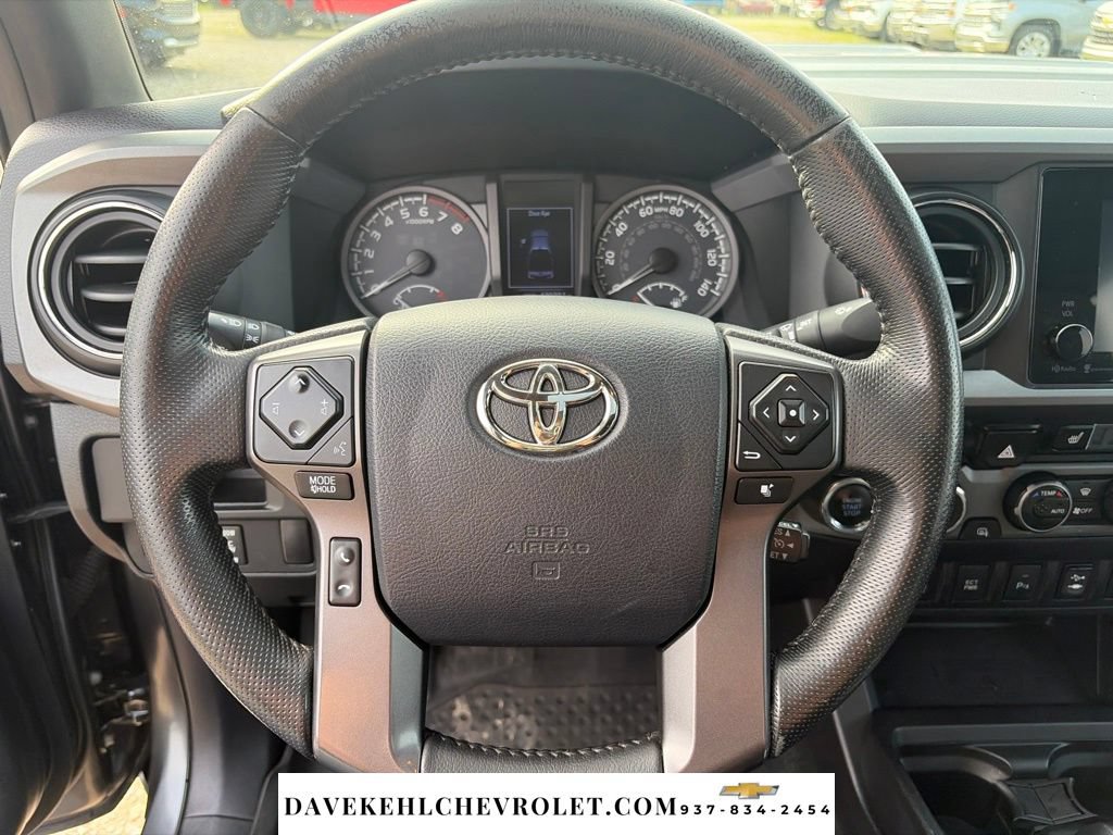 Used 2016 Toyota Tacoma TRD Sport AWD/4WD image 14