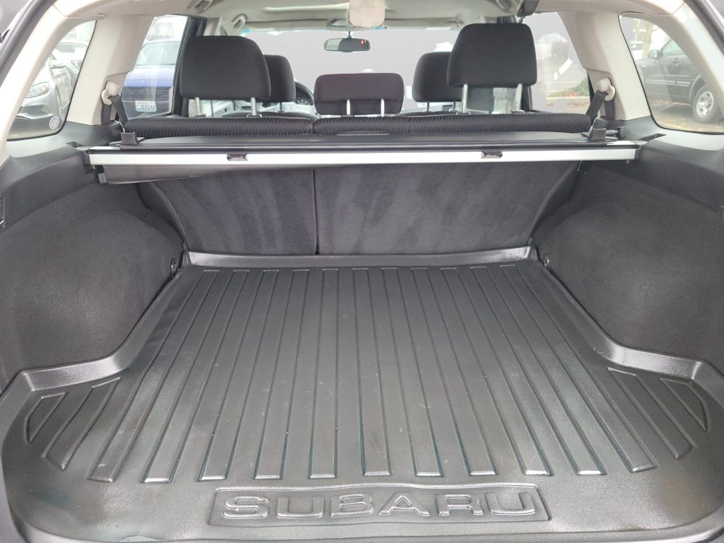 Used 2010 Subaru Outback 2.5i Premium w/ Popular Equipment Group 2A AWD/4WD image 17