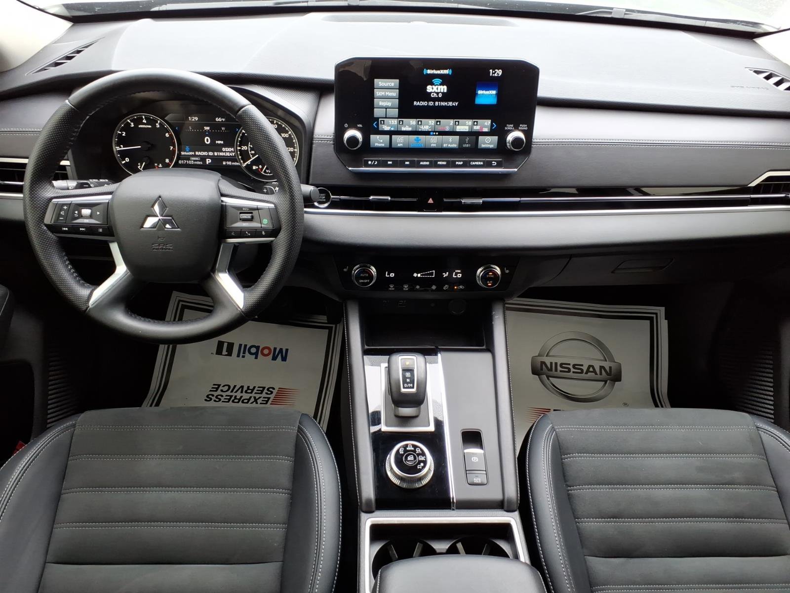 Used 2024 Mitsubishi Outlander SE image 19