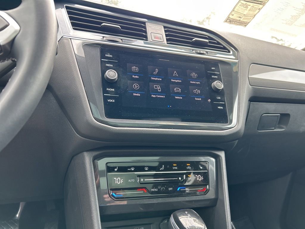 Used 2023 Volkswagen Tiguan SE image 31