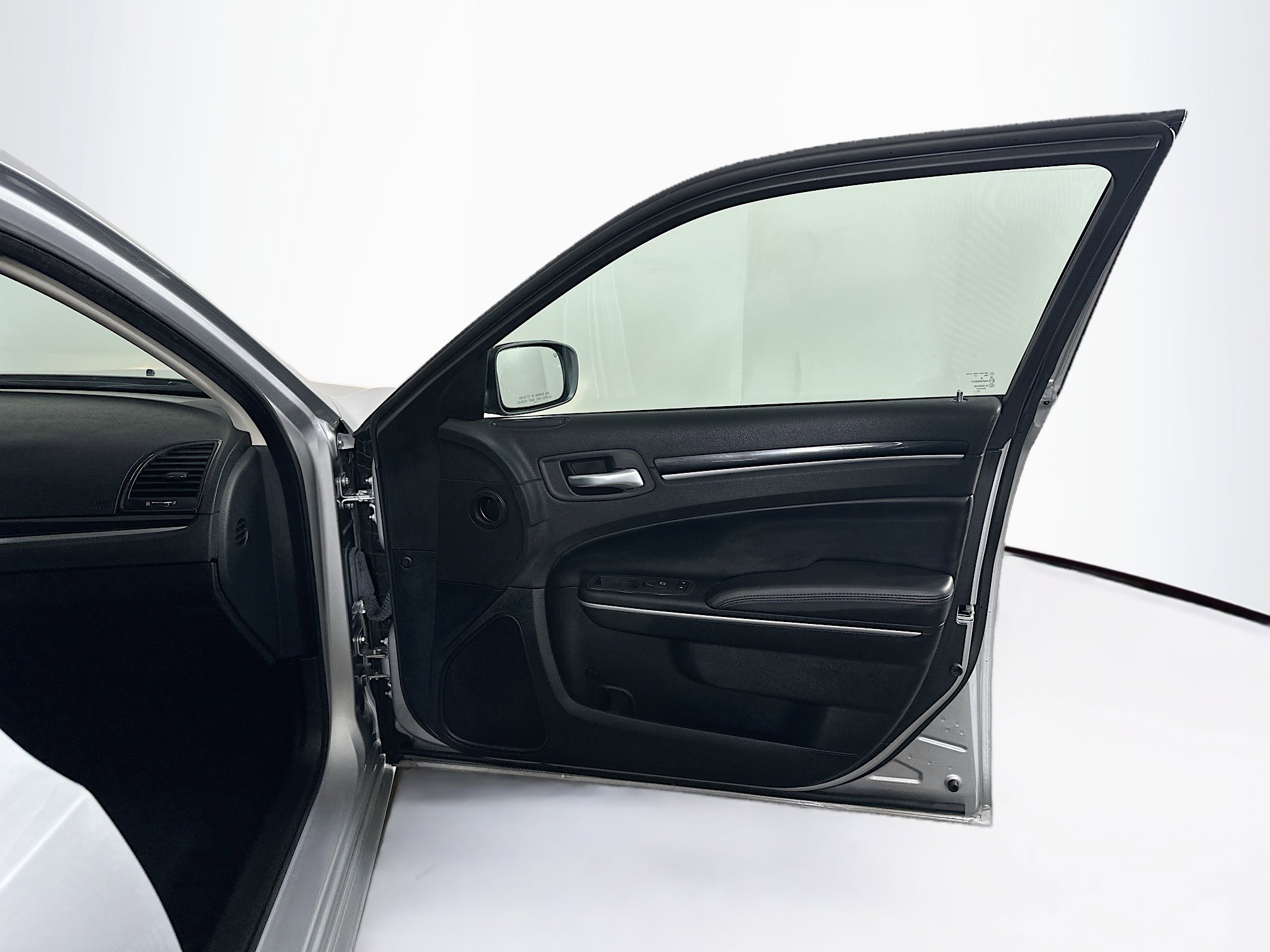 Used 2023 Chrysler 300 Touring w/ Sport Appearance Package image 30