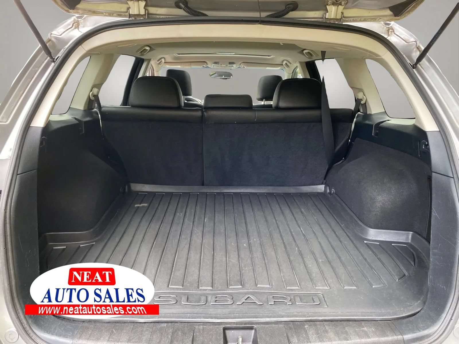 Used 2010 Subaru Outback 2.5i Limited AWD/4WD image 15