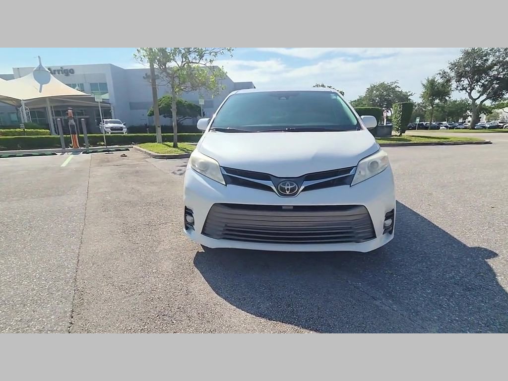 Used 2020 Toyota Sienna XLE FWD image 18