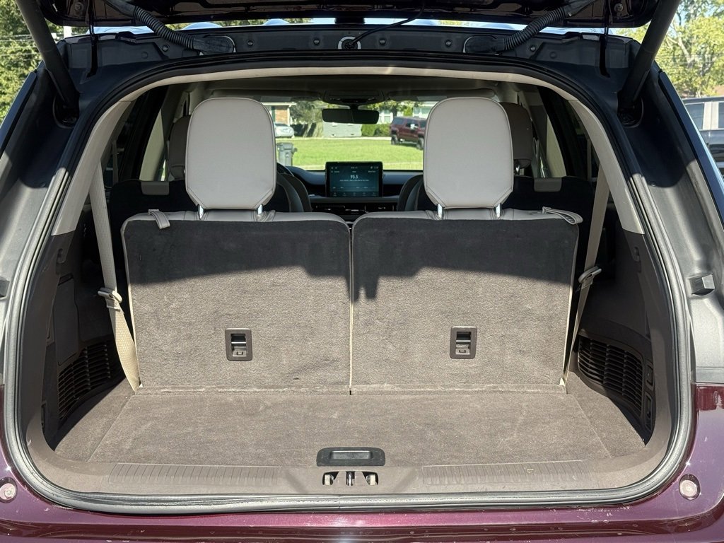 Used 2023 Lincoln Aviator Reserve w/ Equipment Group 201A image 17