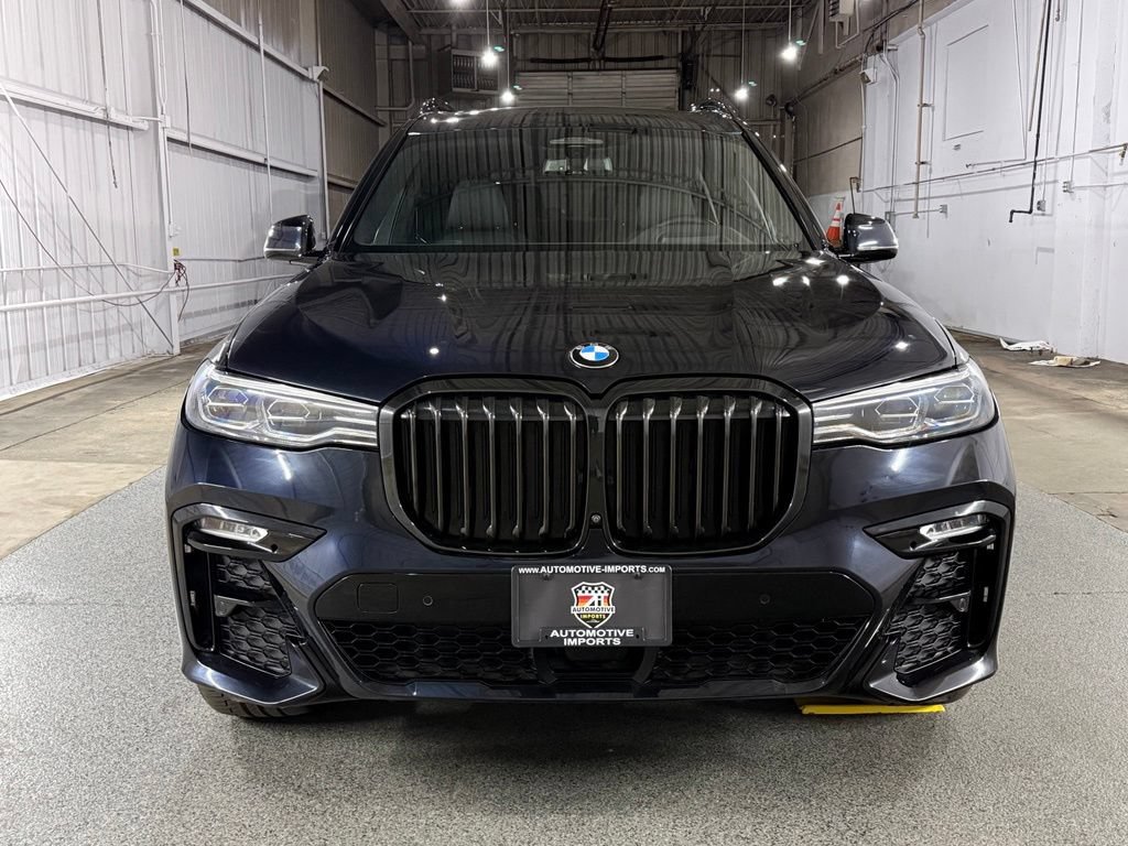 Used 2022 BMW X7 xDrive40i w/ M Sport Package AWD/4WD image 3