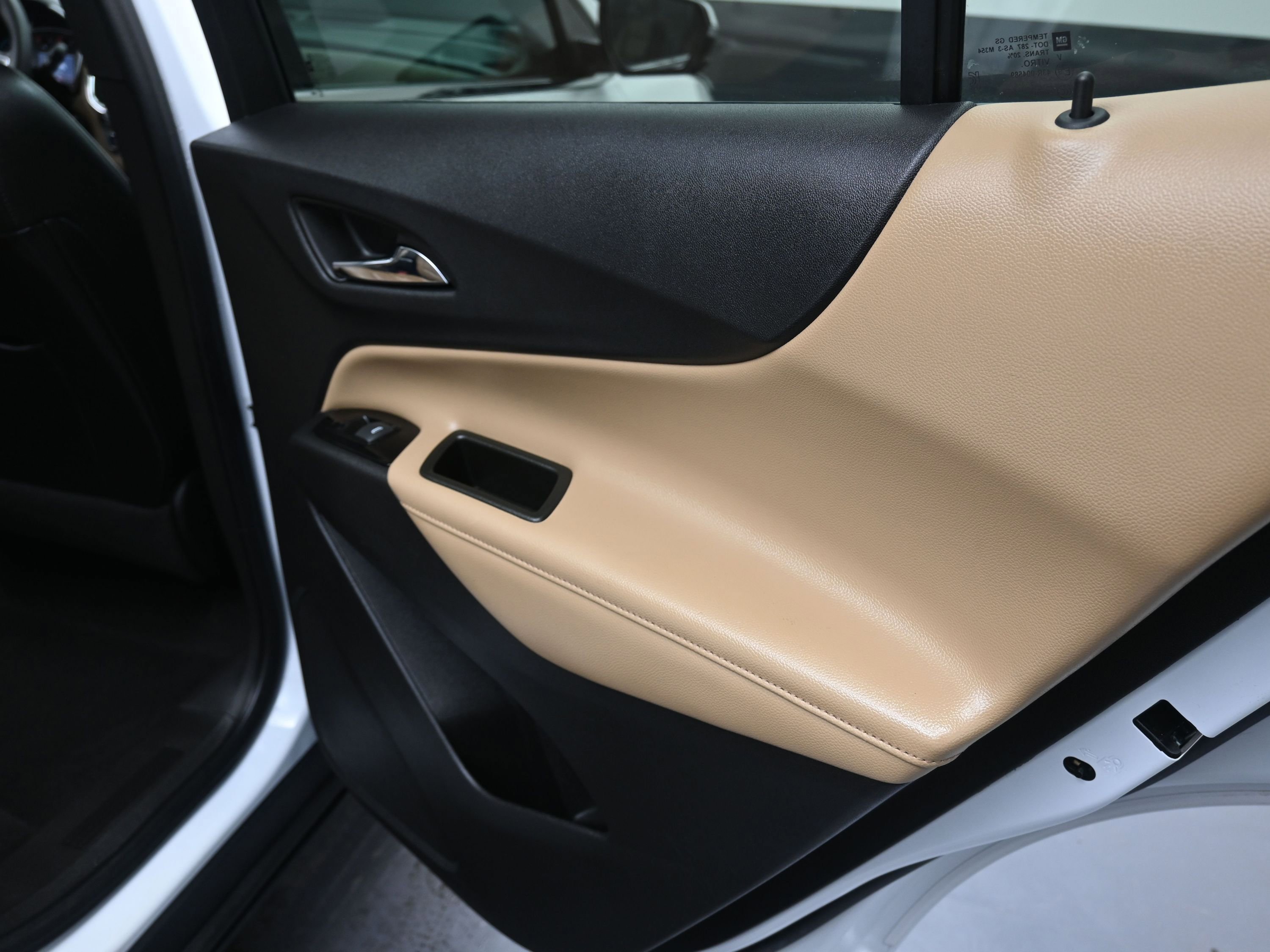 Used 2023 Chevrolet Equinox Premier image 25