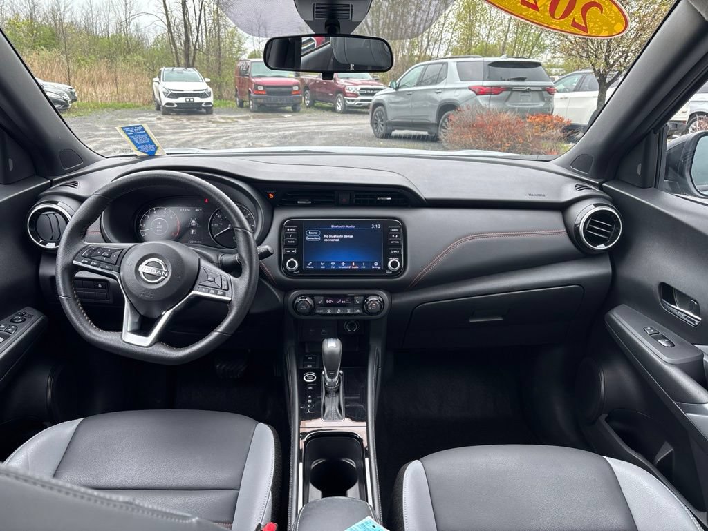 Used 2024 Nissan Kicks SR w/ SR Premium Package FWD image 16
