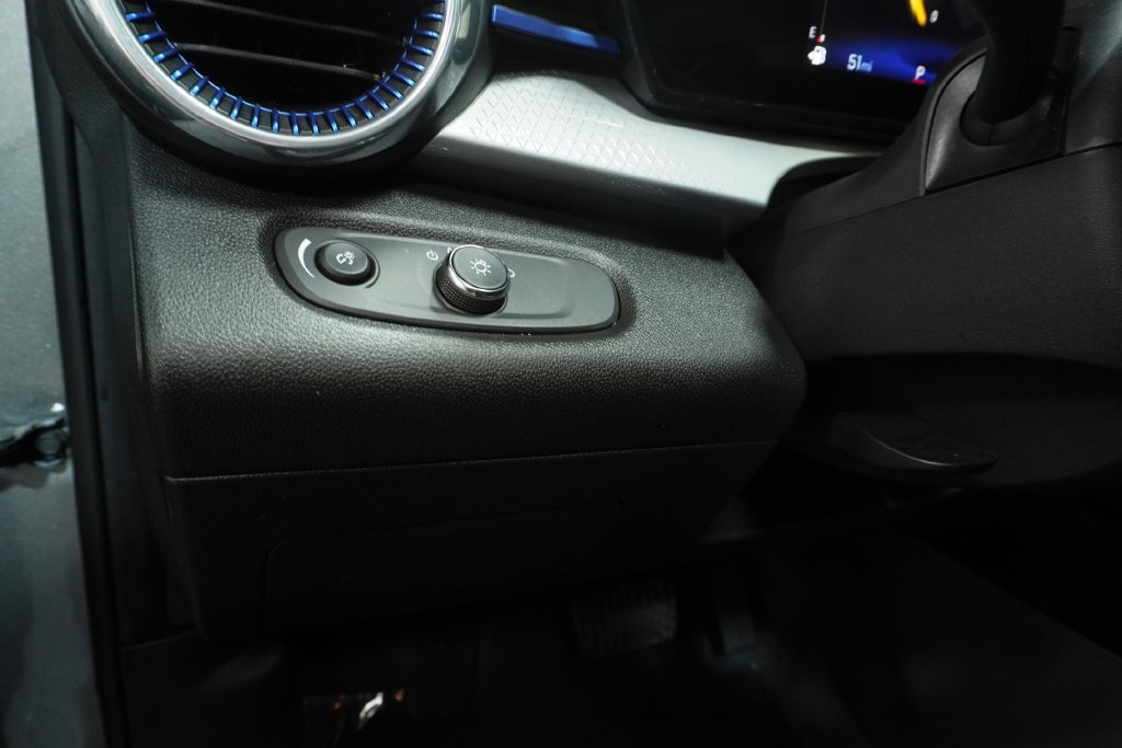 Used 2024 Chevrolet Trax LT w/ LT Convenience Package FWD image 23