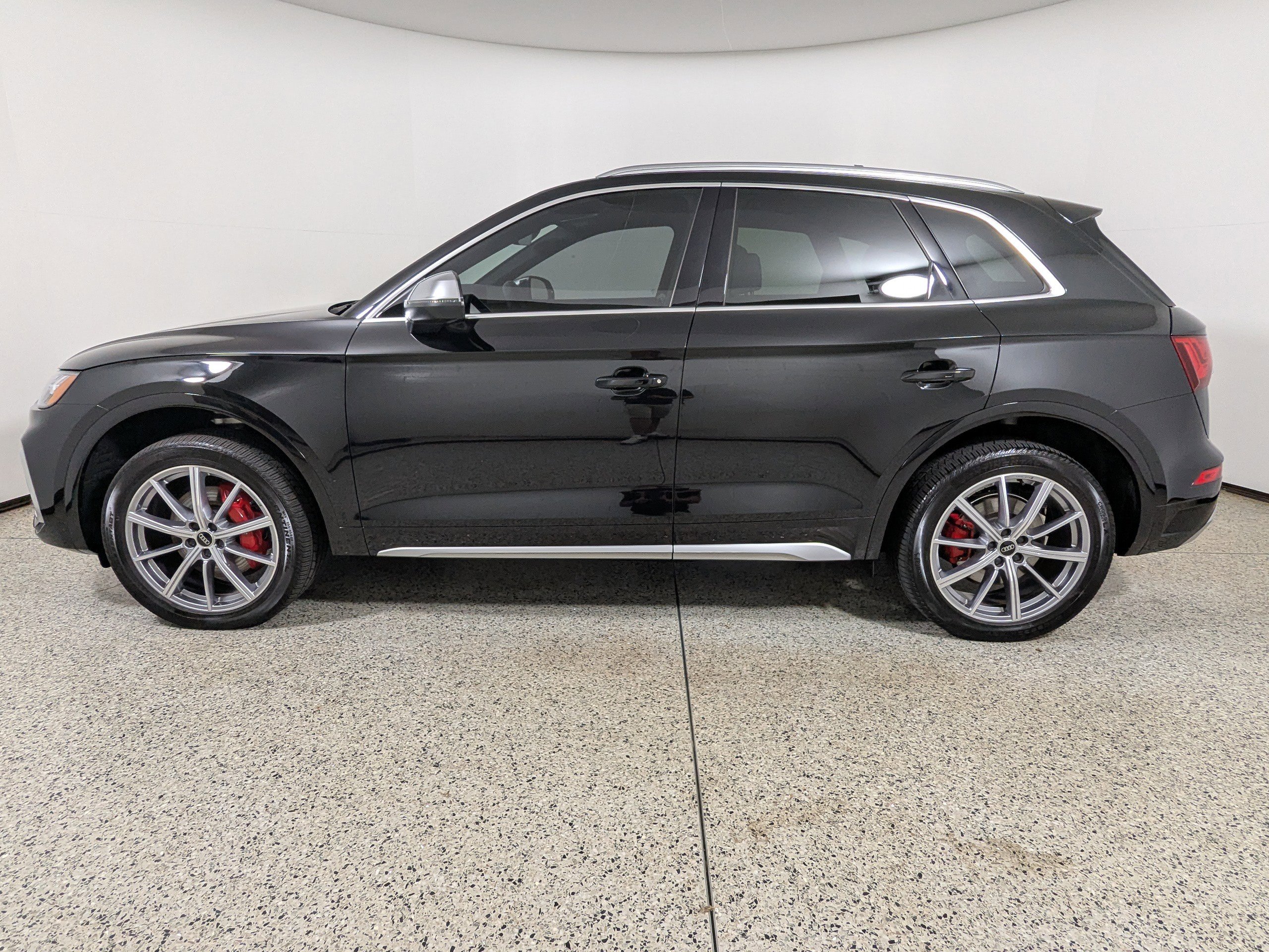 Certified 2025 Audi SQ5 Premium Plus w/ Premium Plus Package image 4