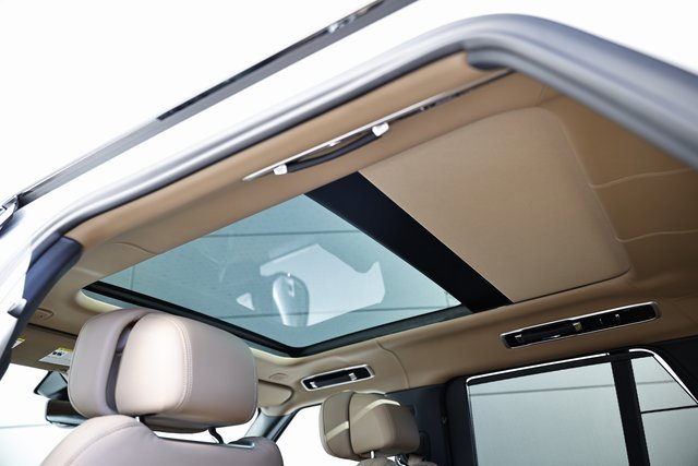 New 2025 Land Rover Range Rover Autobiography image 18