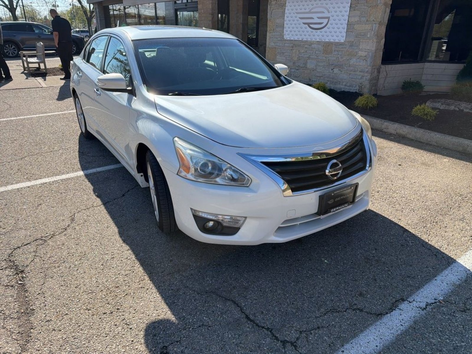 Used 2014 Nissan Altima 2.5 SV w/ Convenience Package image 3