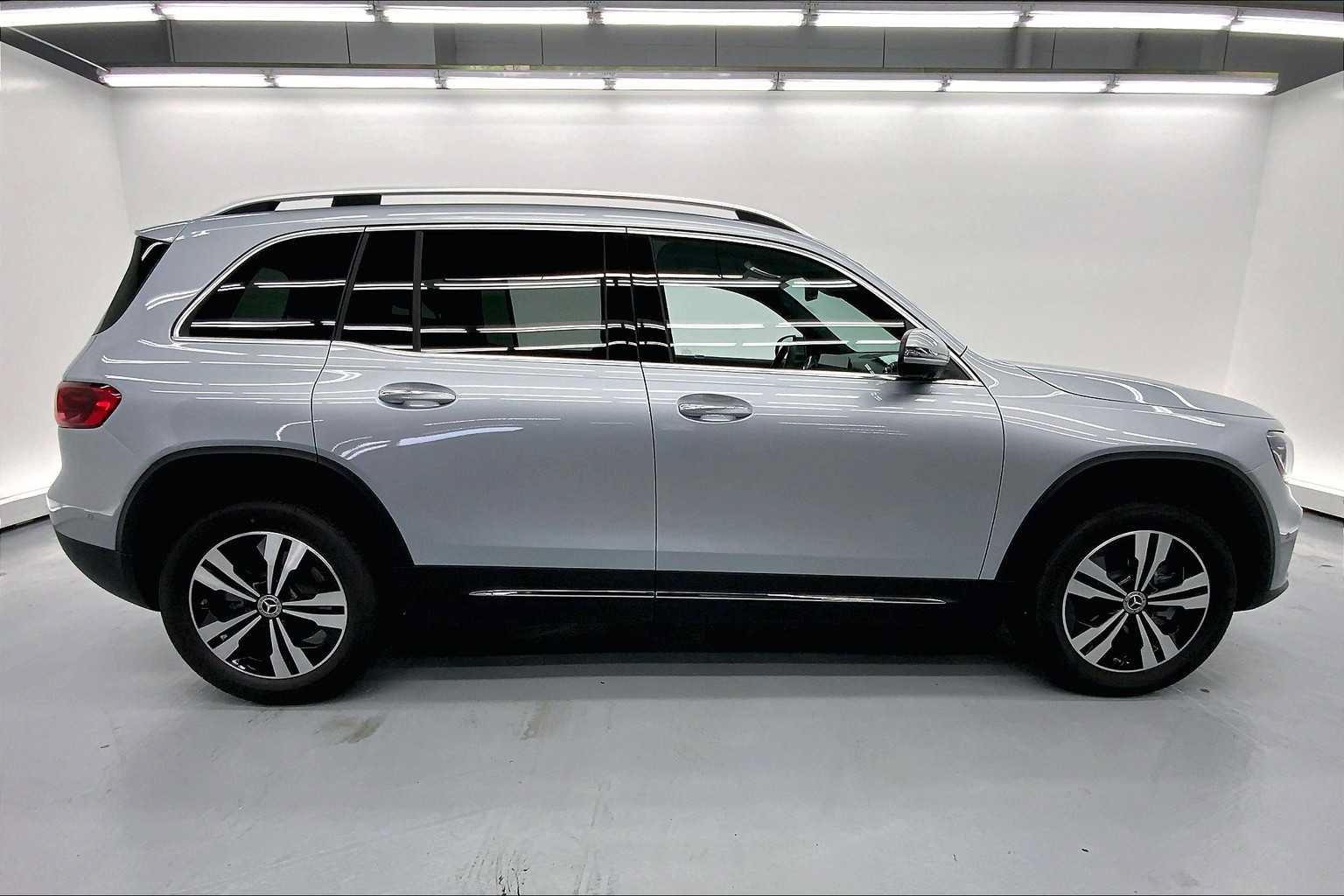 Used 2026 Mercedes-Benz GLB 250 image 8
