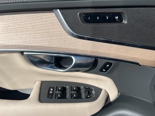 New 2026 Volvo XC90 B5 Plus w/ Protection Package AWD/4WD image 22