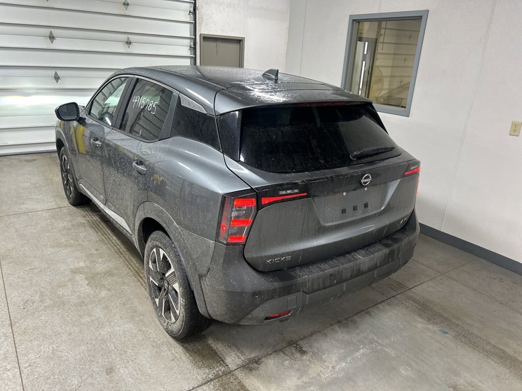 Used 2025 Nissan Kicks SV image 3