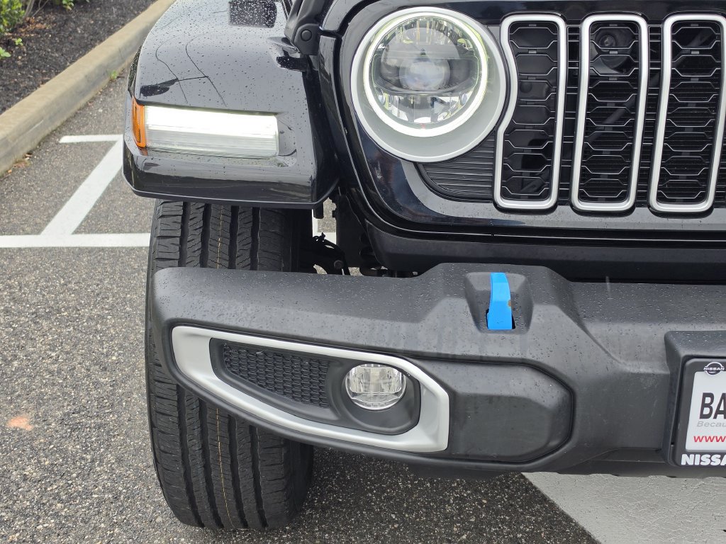 Used 2024 Jeep Wrangler Unlimited Sahara AWD/4WD image 10