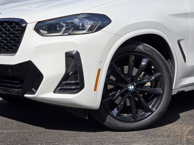 Used 2024 BMW X4 xDrive30i w/ Premium Package AWD/4WD image 2