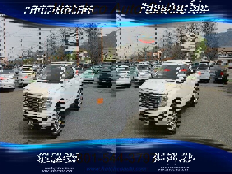 Used 2019 GMC Canyon SLE w/ Driver Alert Package image 1