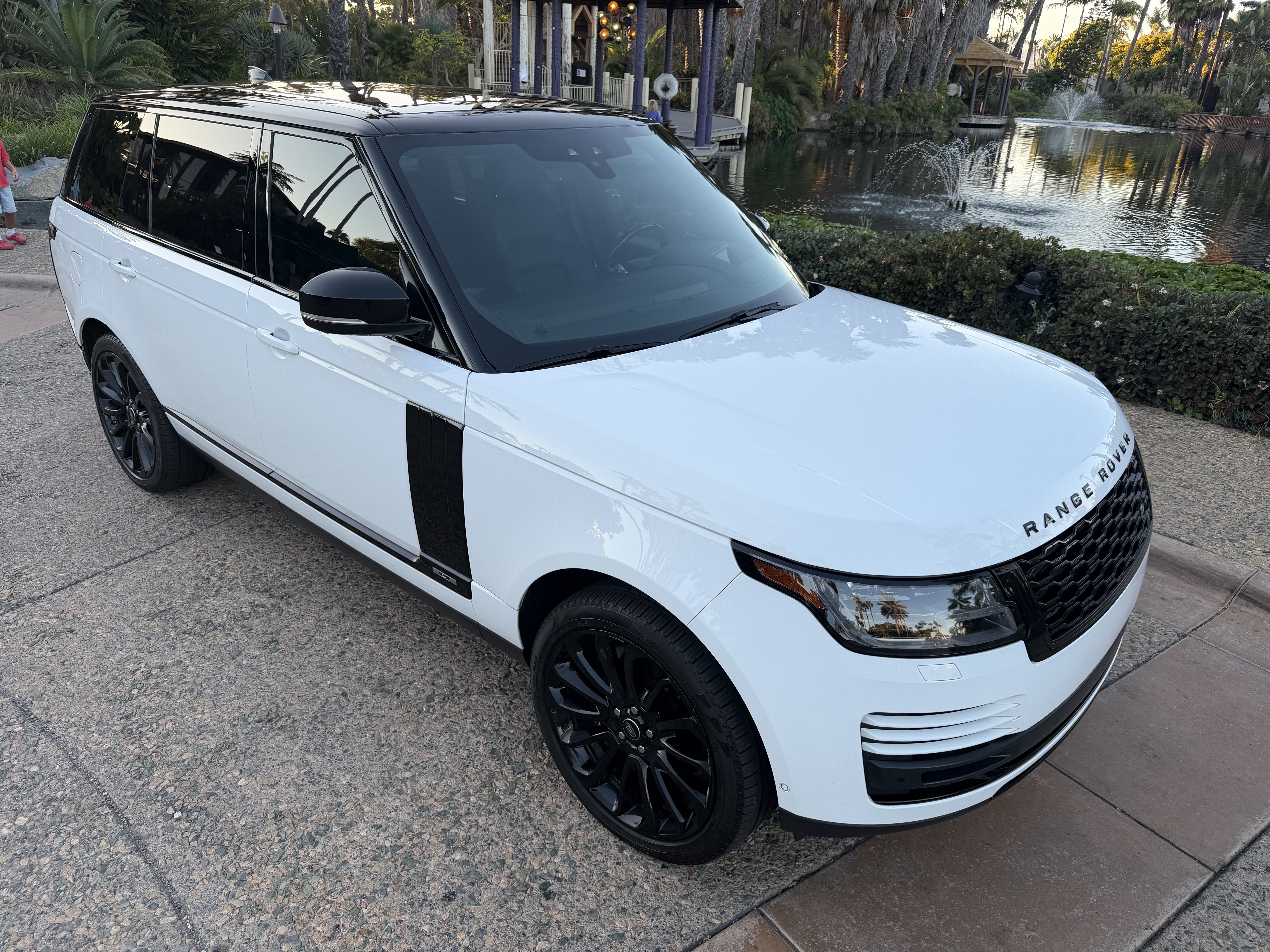Used 2021 Land Rover Range Rover P525 Westminster Edition LWB AWD/4WD image 6