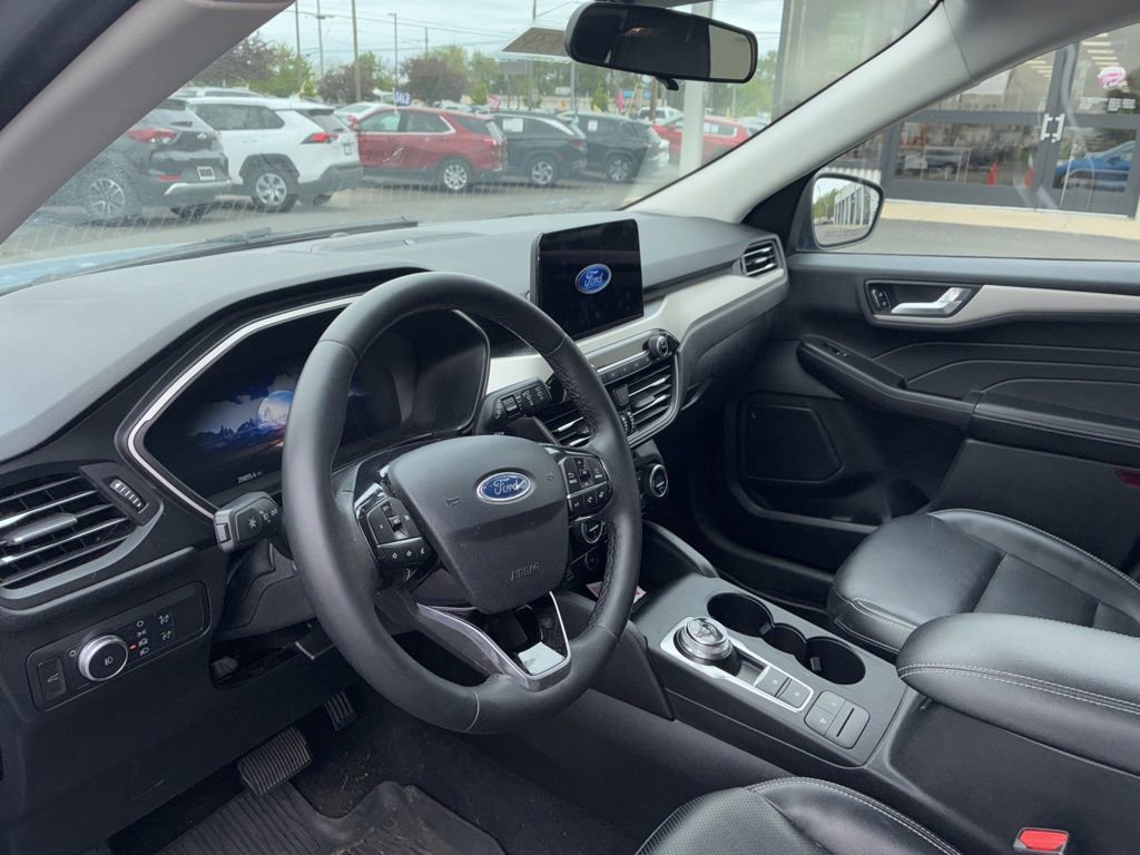 Used 2021 Ford Escape SEL w/ Technology Package AWD/4WD image 9