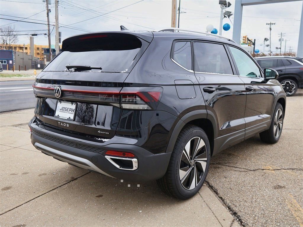 New 2026 Volkswagen Taos SE image 5