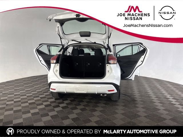 Used 2022 Nissan Kicks S image 15