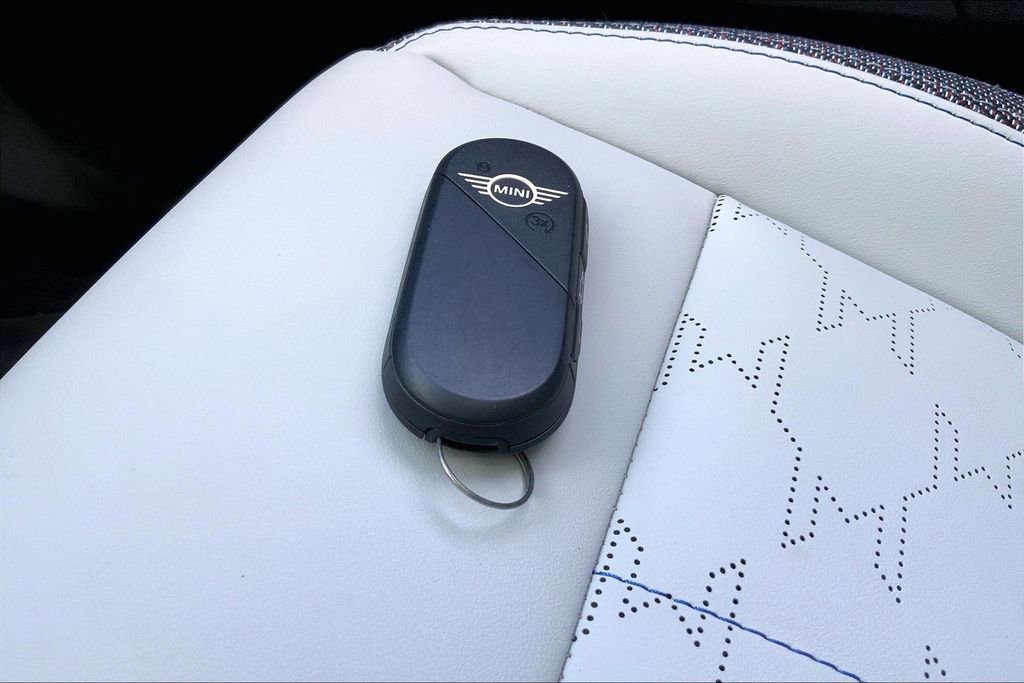 Certified 2025 MINI Cooper Countryman S w/ Comfort Package Max image 15