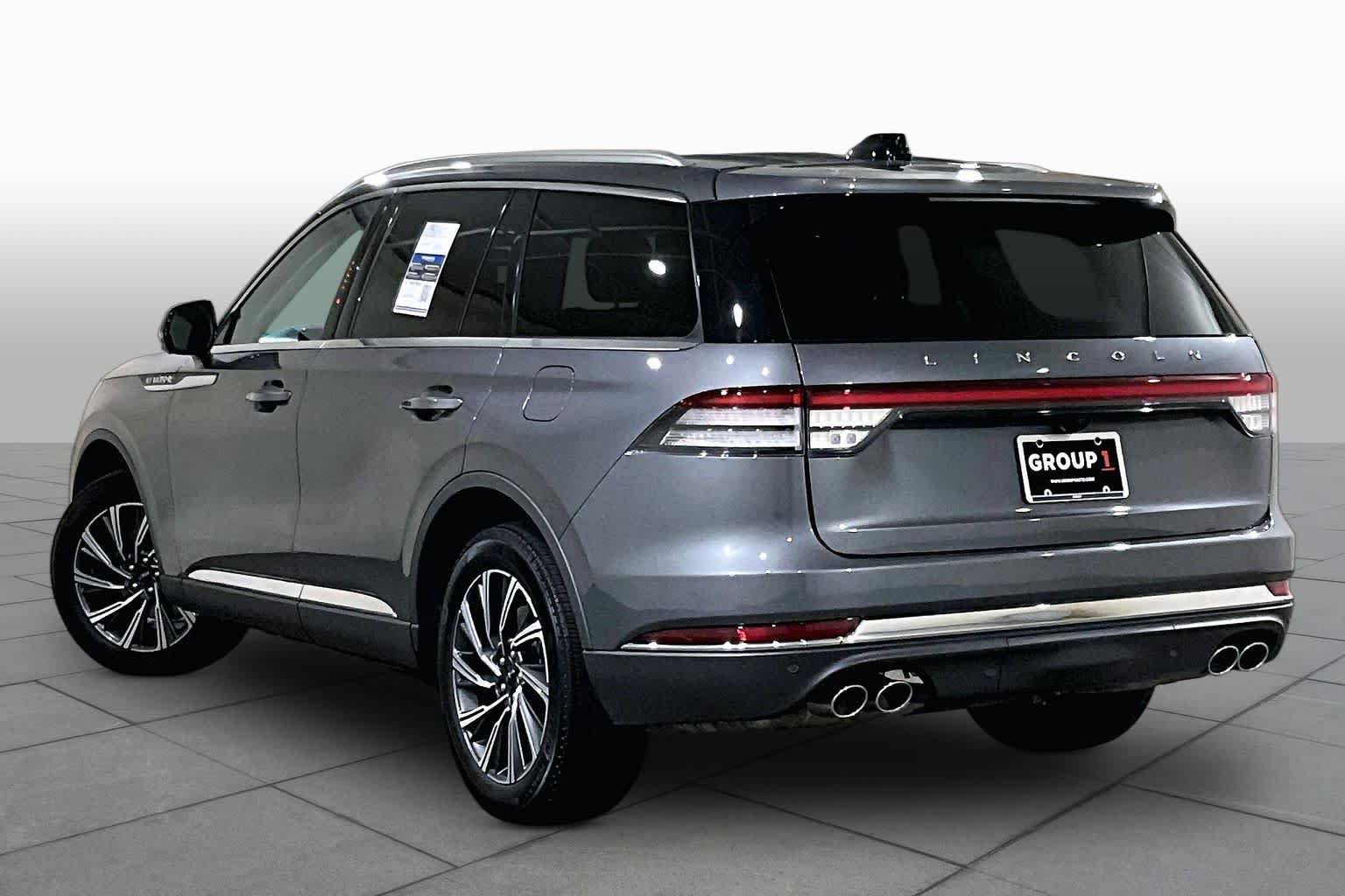 Used 2025 Lincoln Aviator AWD w/ Equipment Group 101A image 11