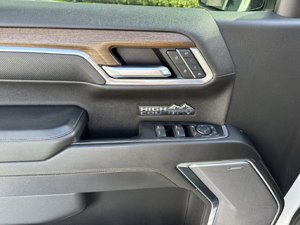 Used 2022 Chevrolet Silverado 1500 High Country w/ Technology Package AWD/4WD image 40