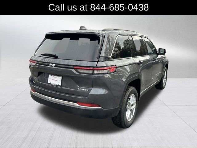 New 2025 Jeep Grand Cherokee Laredo image 5