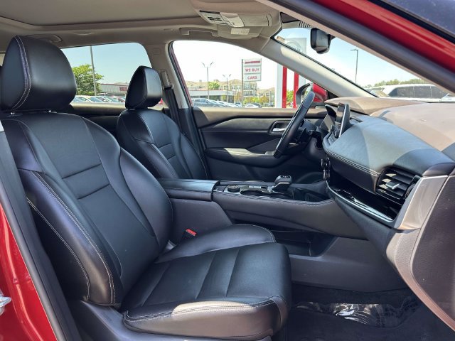 Used 2023 Nissan Rogue SL AWD/4WD image 12