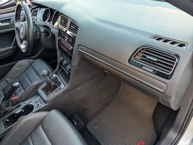 Used 2020 Volkswagen GTI SE image 17