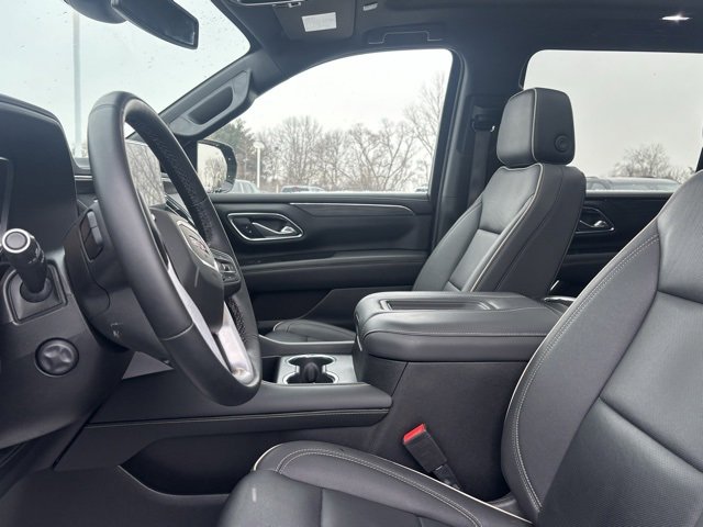Used 2023 GMC Yukon XL SLT w/ SLT Premium Package image 12