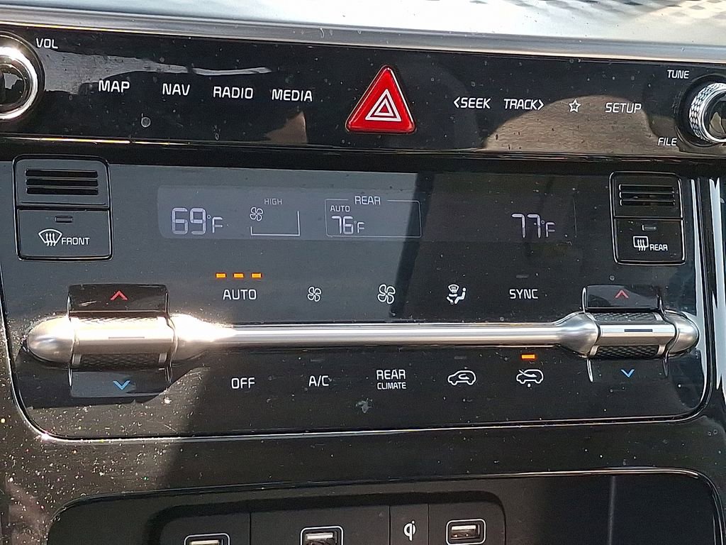 Certified 2022 Kia Carnival SX Prestige image 23